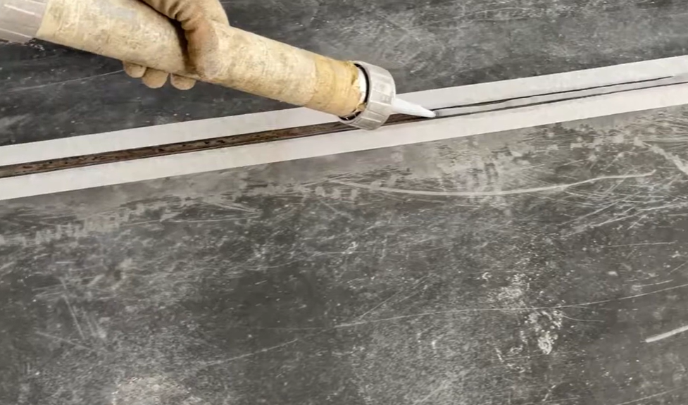 Герметизация деформационных швов в промышленных полах