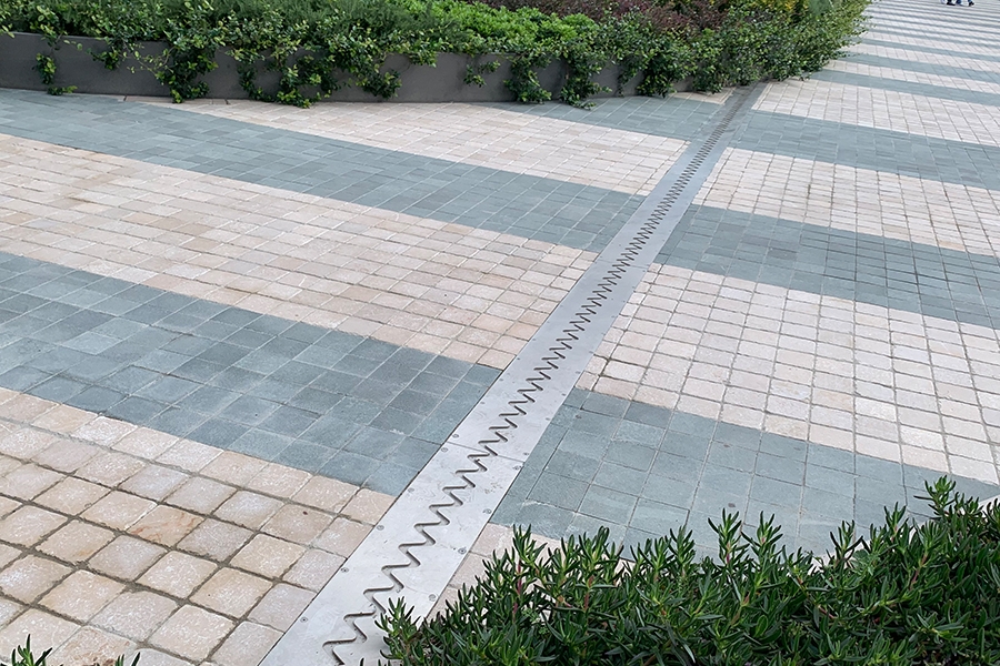 Встроенный профиль деформационного шва AR902 для логистических центров